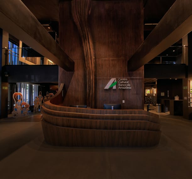 Tour virtual personalizado do Centro Cultural Banco da Amazônia com menu de exposições